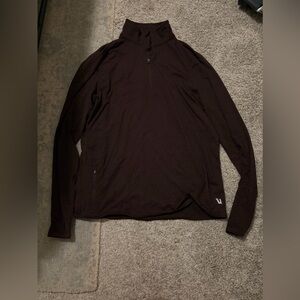 Vuori Ease Performance Half Zip Pullover Mens M Burgundy Sweater